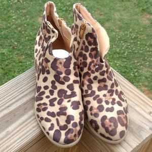Leopard print ankle boots